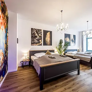 https://grosse-3-schlafzimmer-luxus-unterkunft-mit-kuche-bad.bestleipzighotels.com